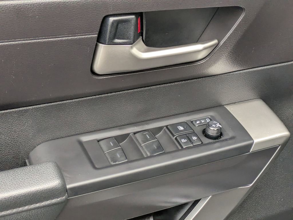 Used 2022 Toyota Tundra SR5 w/ SR5 Convenience Package image 10