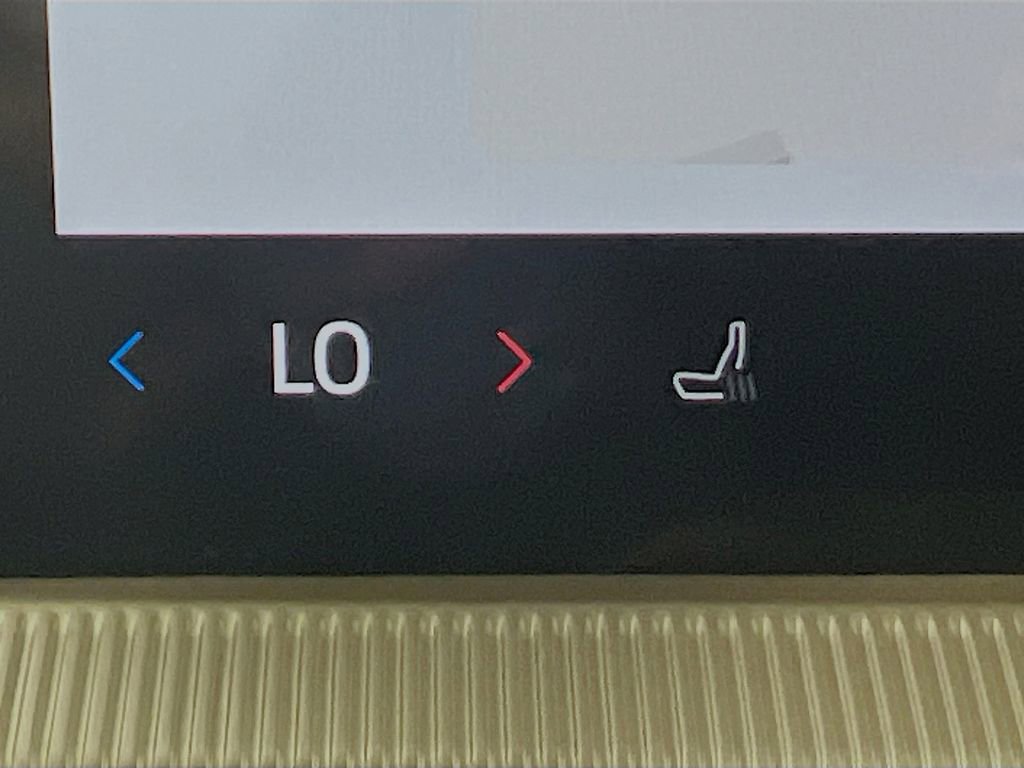 Used 2025 Ford Explorer Active image 25