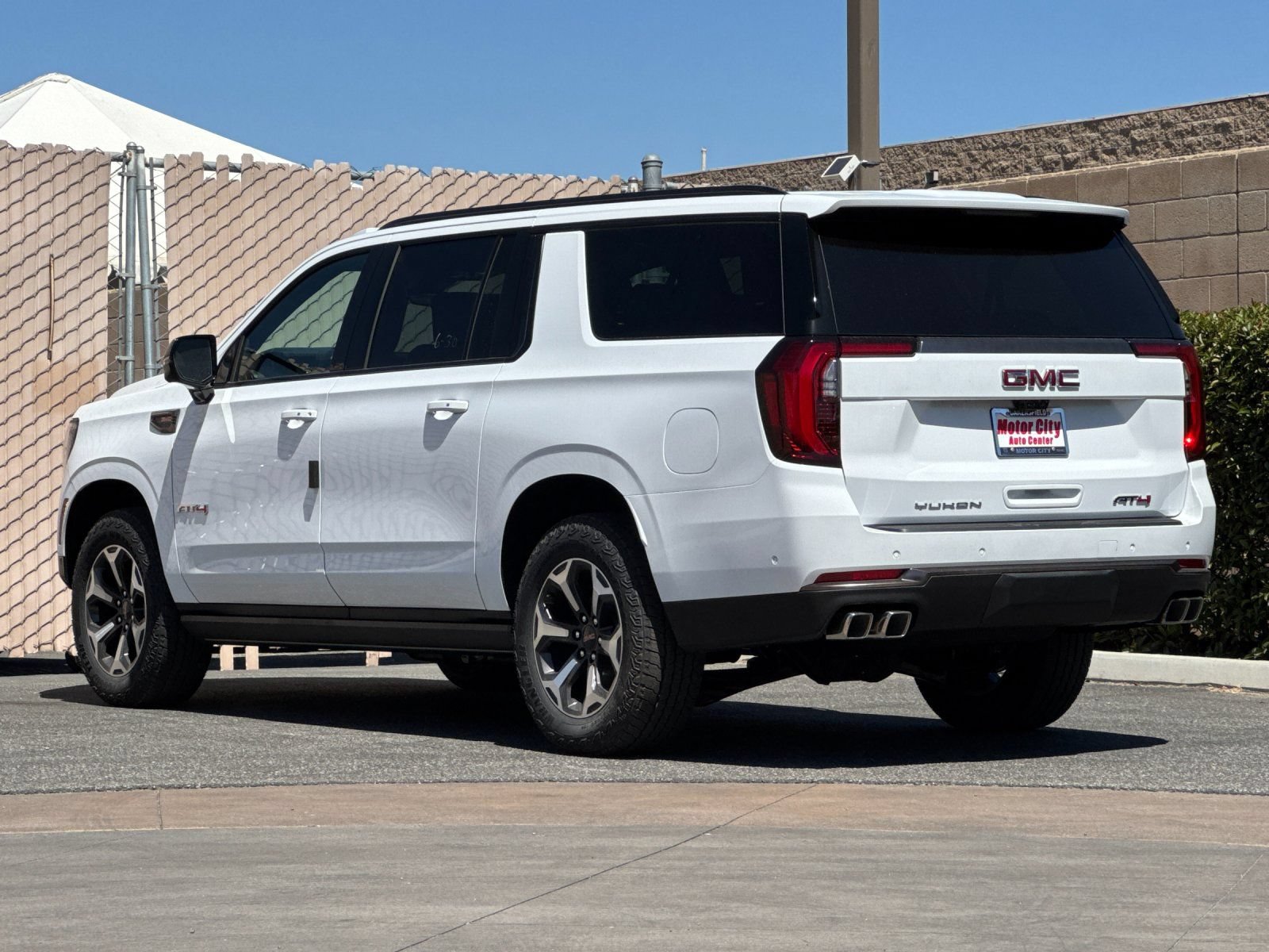 New 2026 GMC Yukon XL AT4 Ultimate AWD/4WD image 6