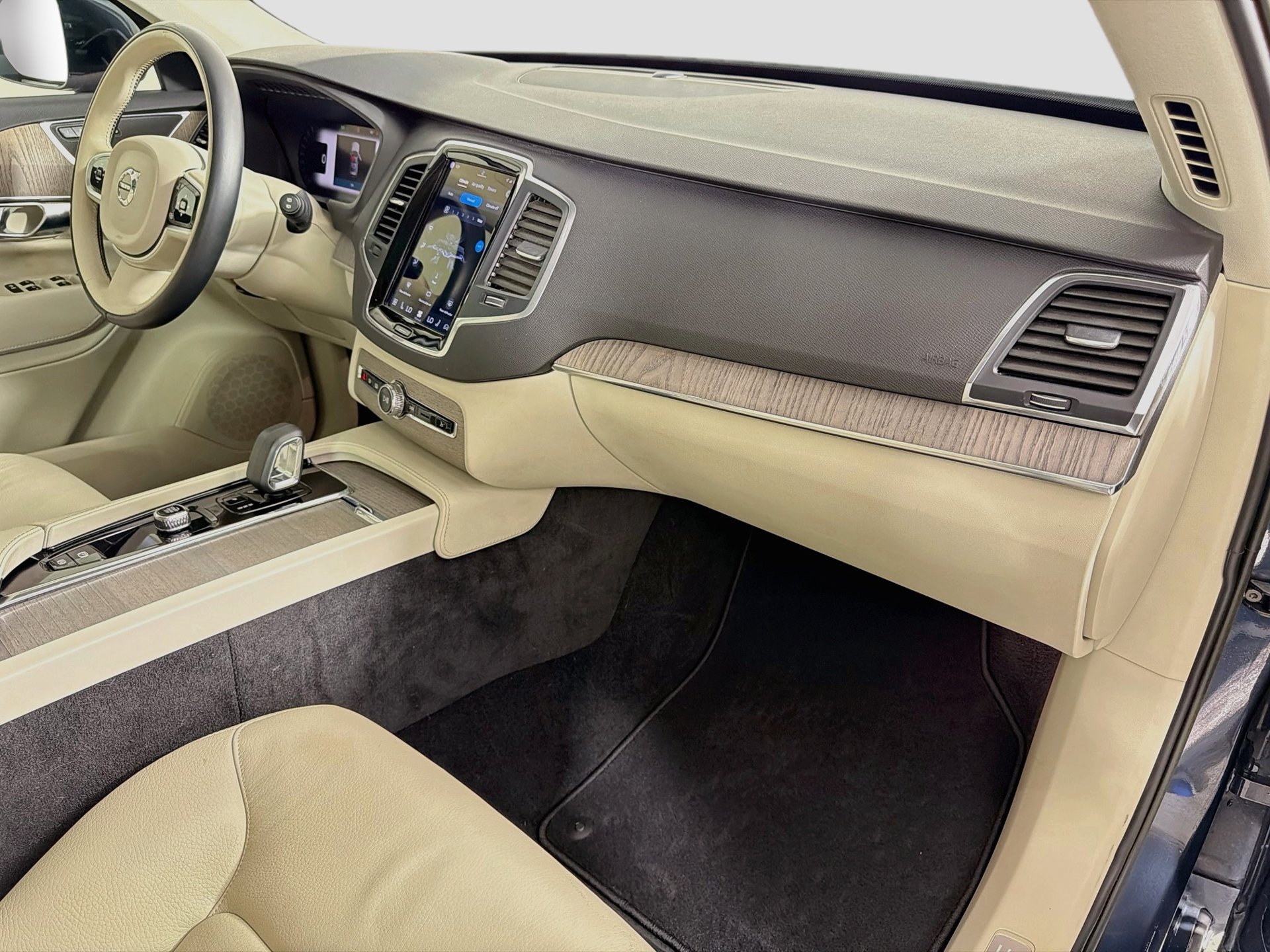 Certified 2023 Volvo XC90 B6 Core w/ Protection Package AWD/4WD image 32
