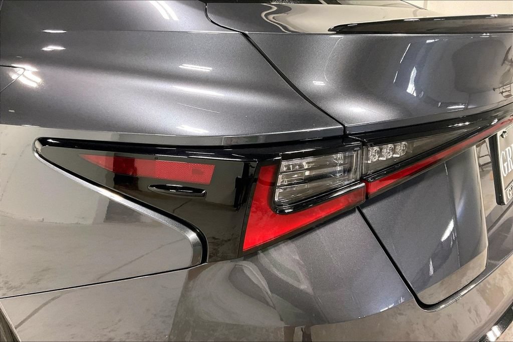 Used 2025 Lexus IS 350 F Sport w/ Accessory Package 2 RWD image 35