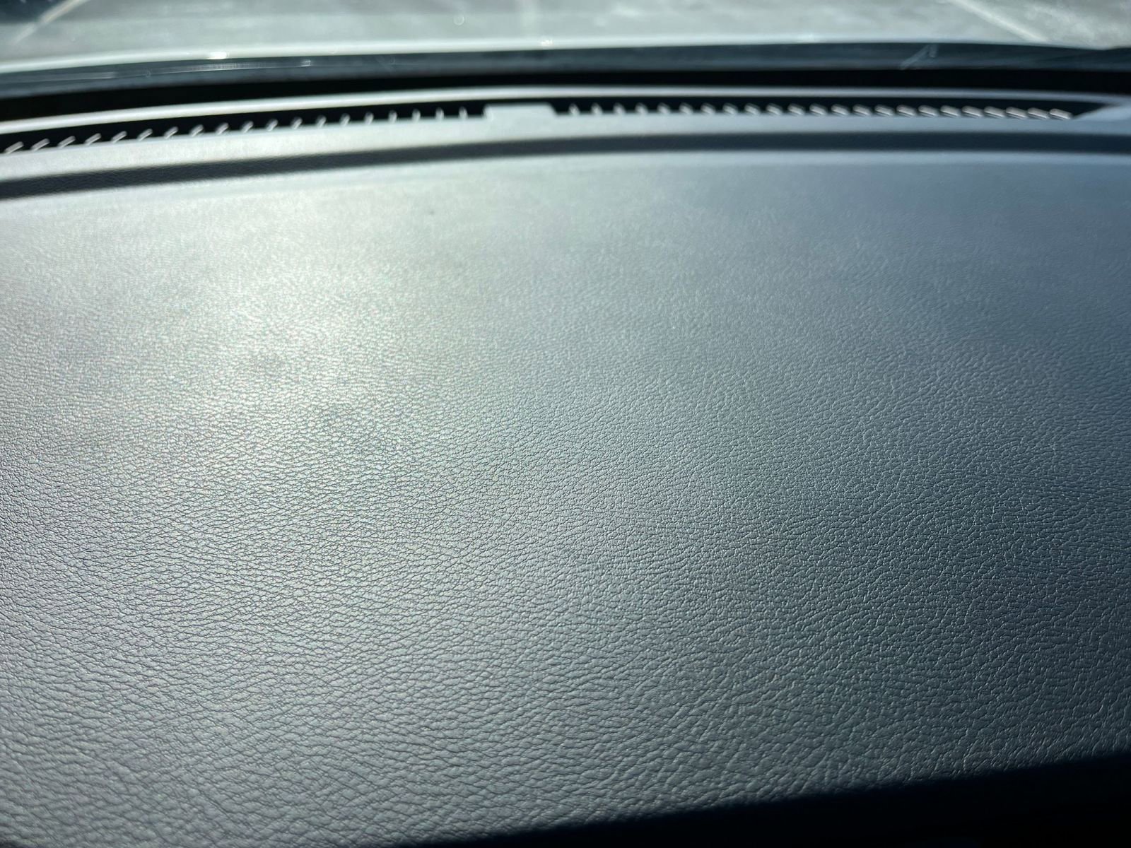 Used 2025 Nissan Versa SV image 17