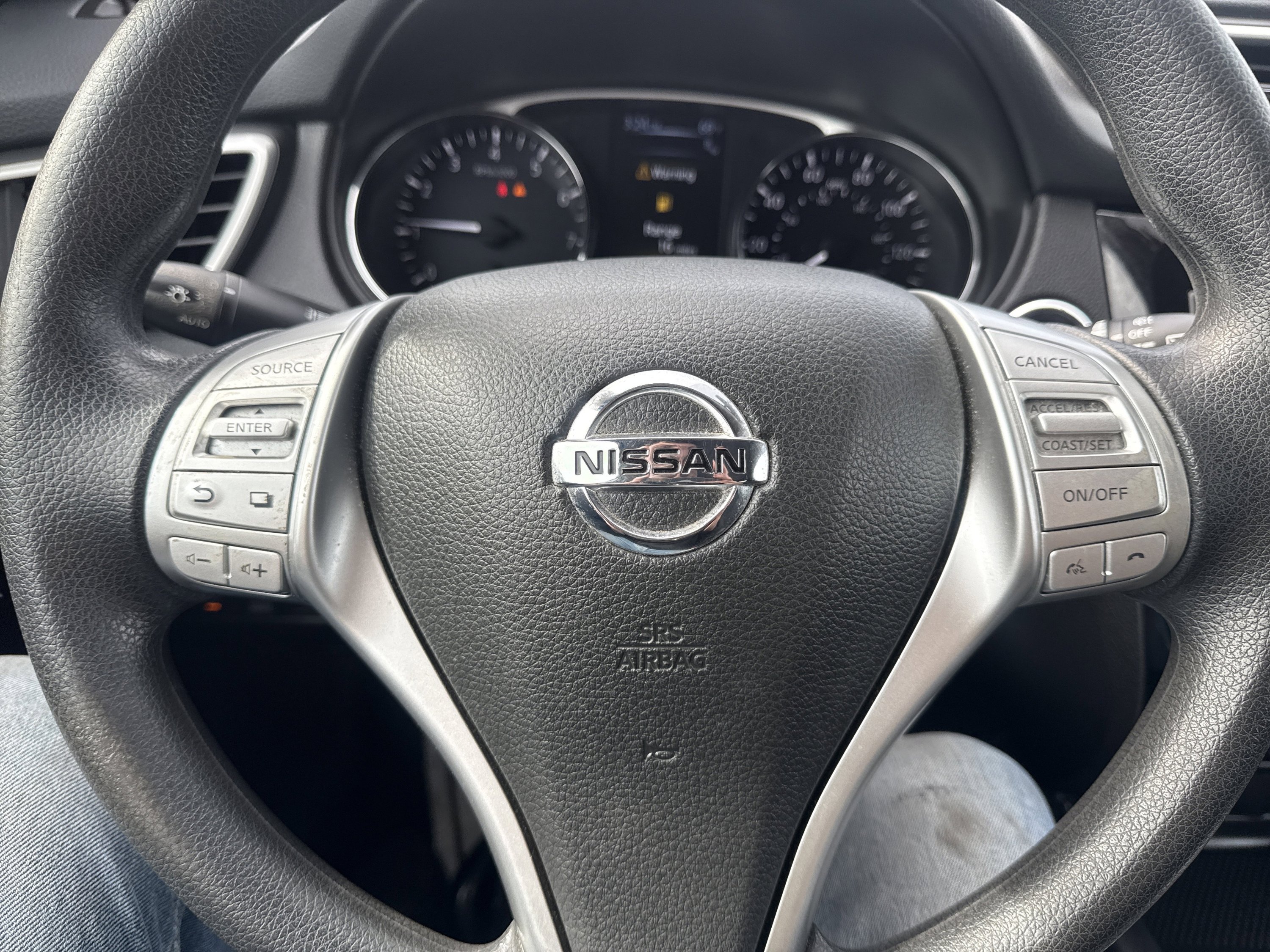 Used 2016 Nissan Rogue SV w/ SV Premium Package image 22