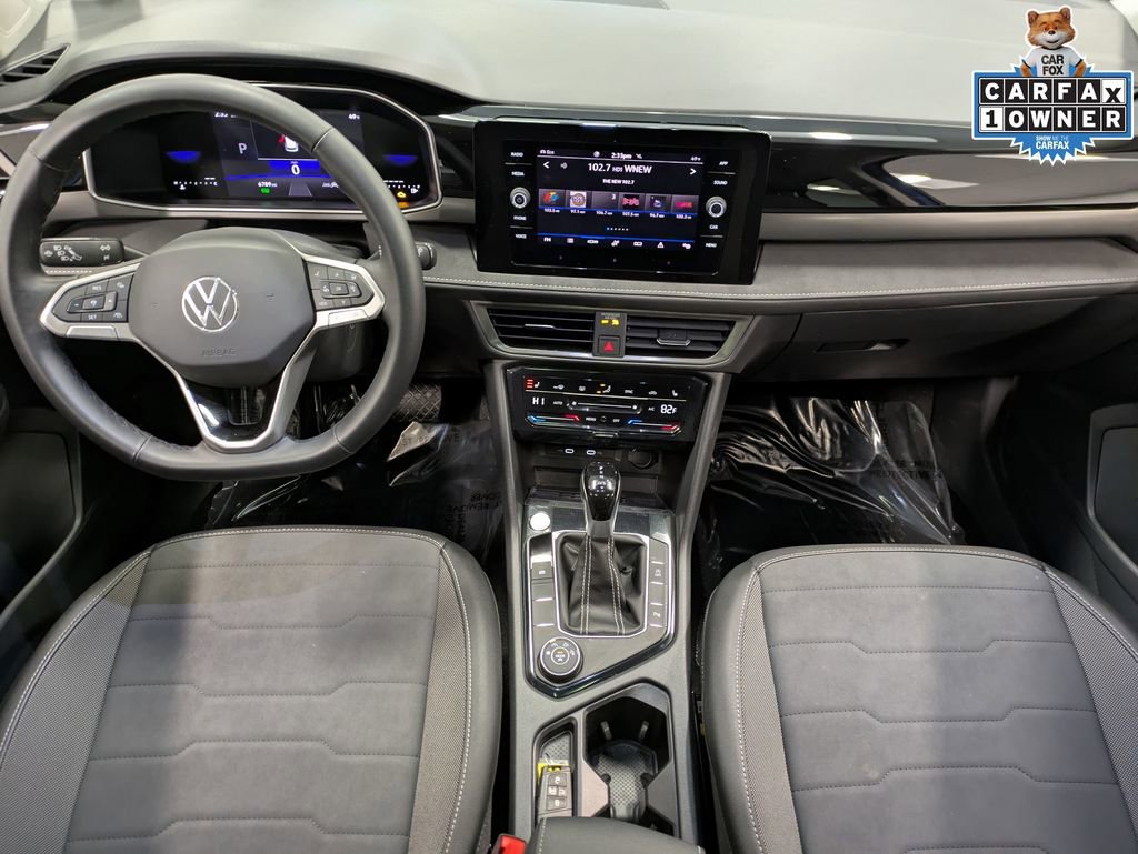 Used 2025 Volkswagen Taos SE AWD/4WD image 28