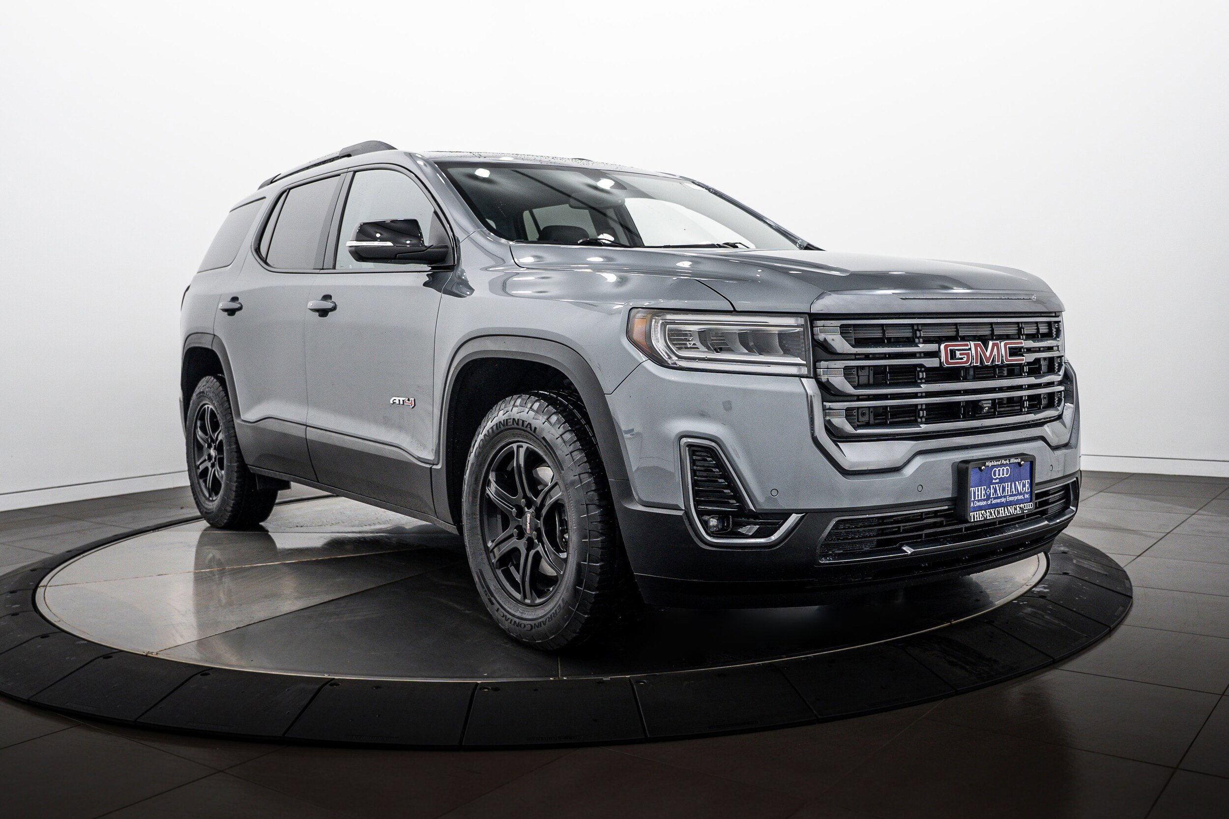 Used 2021 GMC Acadia AT4 w/ Technology Package AWD/4WD image 2