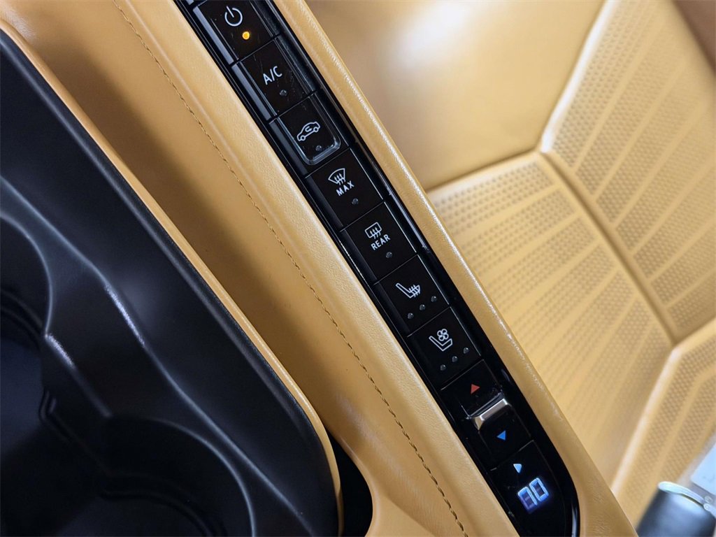 Used 2020 Chevrolet Corvette Stingray Premium Cpe w/ 3LT Preferred Equipment Group image 20