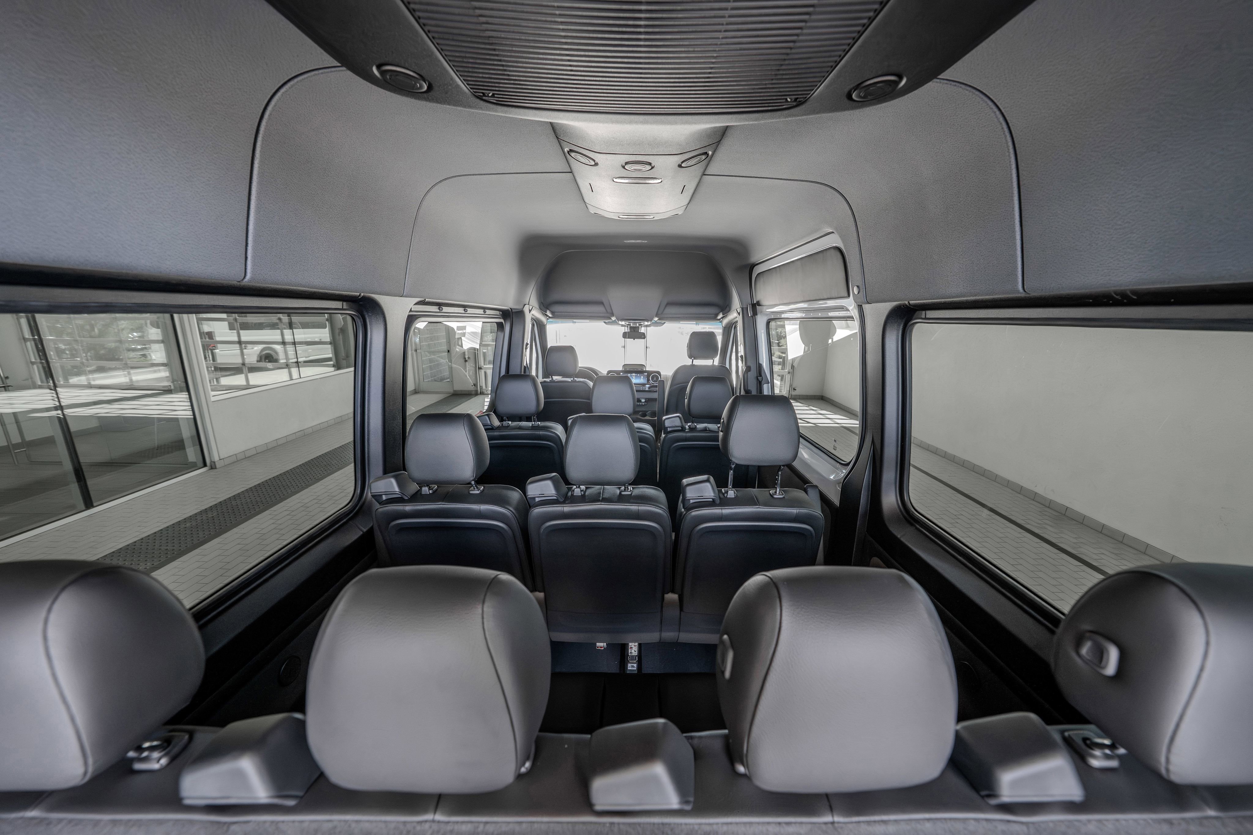 Used 2025 Mercedes-Benz Sprinter 2500 image 32