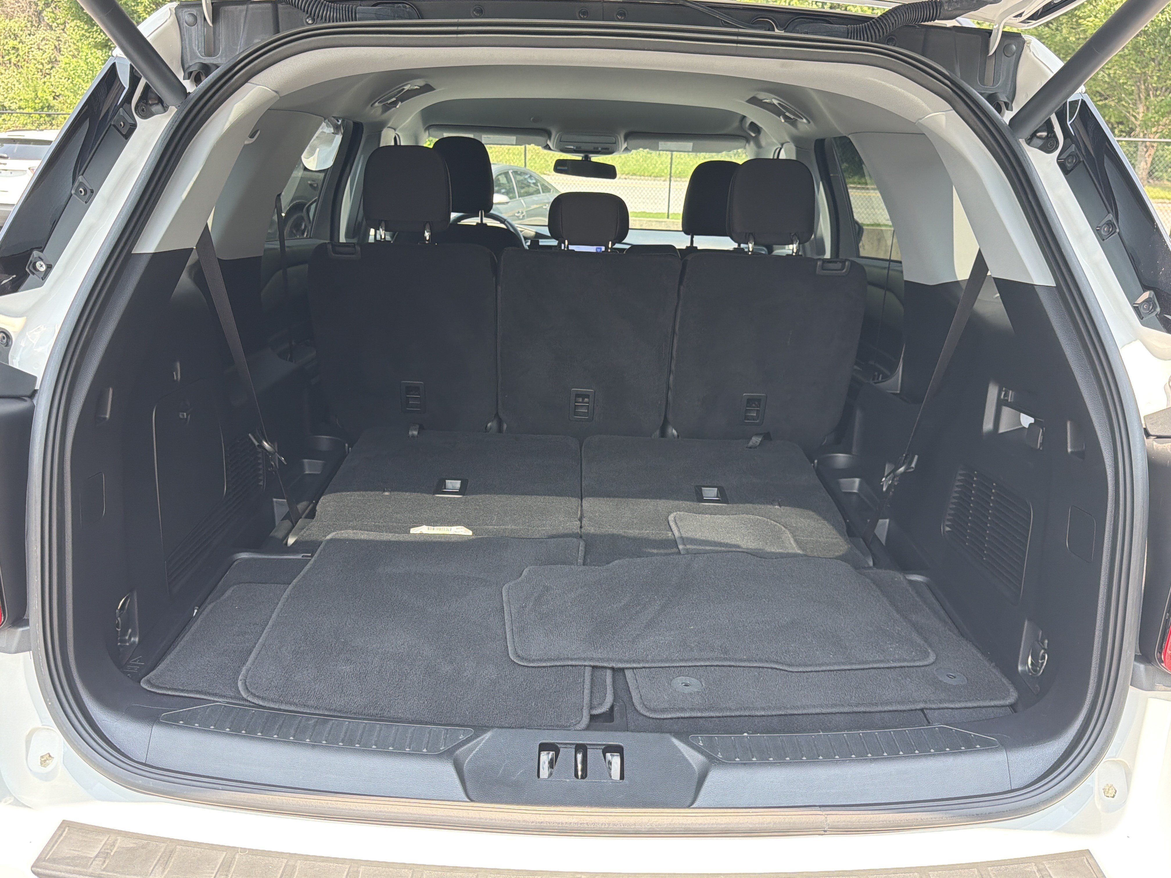 Used 2022 Ford Explorer XLT RWD image 22