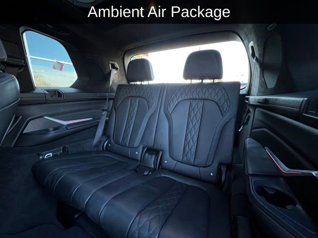 Used 2020 BMW X7 xDrive40i w/ M Sport Package image 4