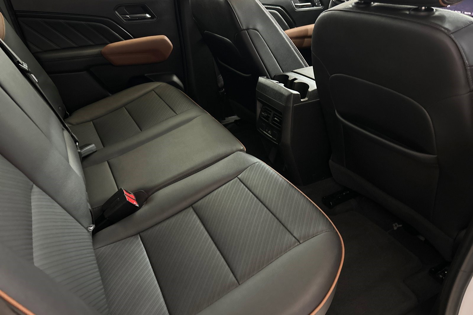 Used 2023 GMC Canyon AT4 w/ AT4 Premium Package image 29