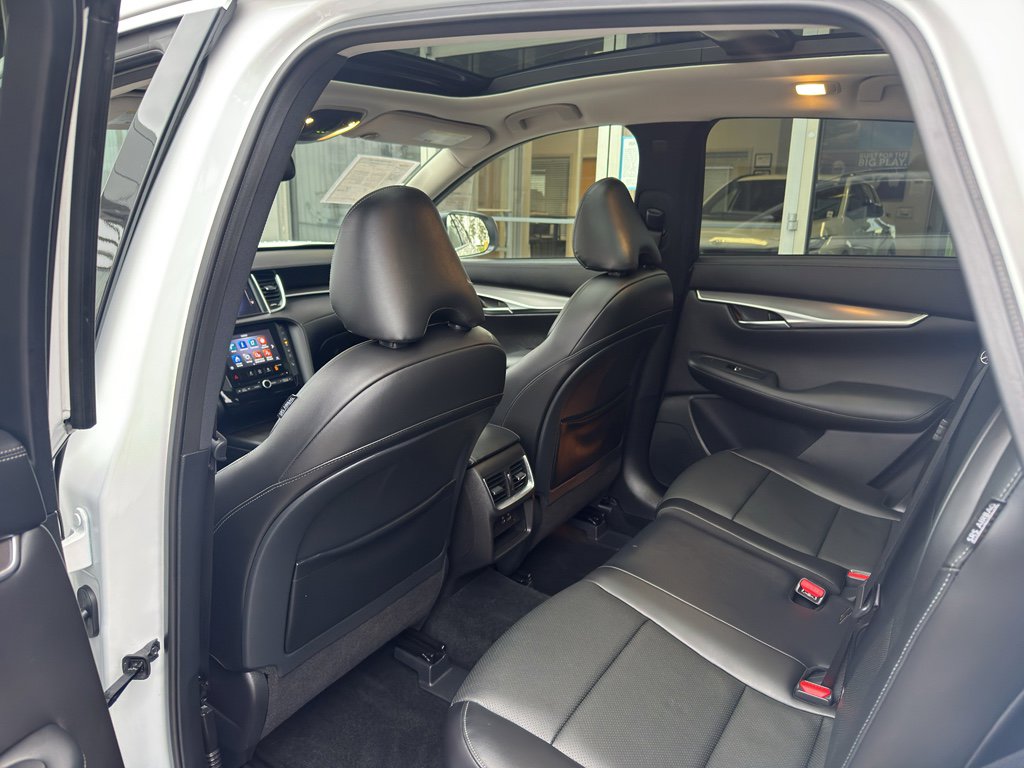 Used 2022 INFINITI QX50 Luxe image 5