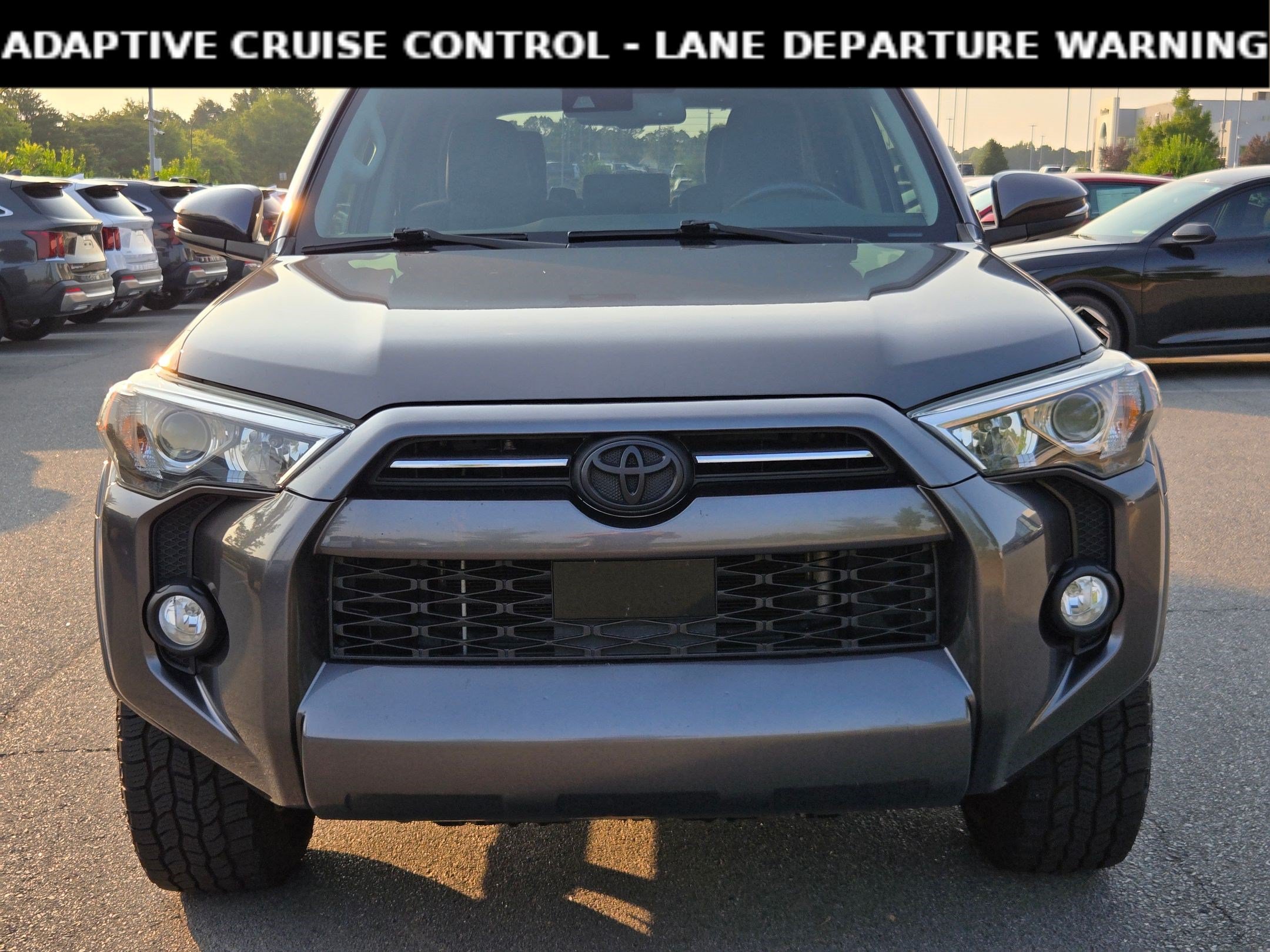 Used 2020 Toyota 4Runner SR5 Premium w/ Moonroof Package RWD image 2