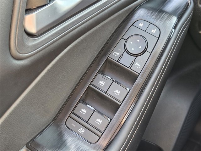 Certified 2025 Nissan Rogue SV image 21