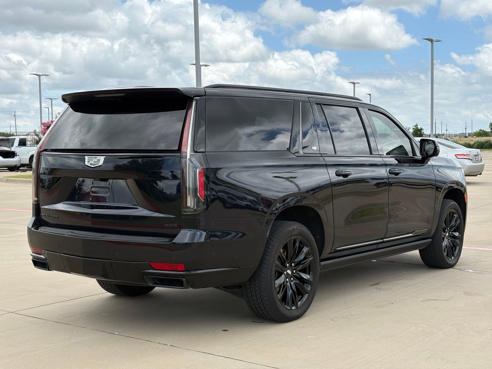 Certified 2023 Cadillac Escalade ESV Sport w/ Touring Package AWD/4WD image 7