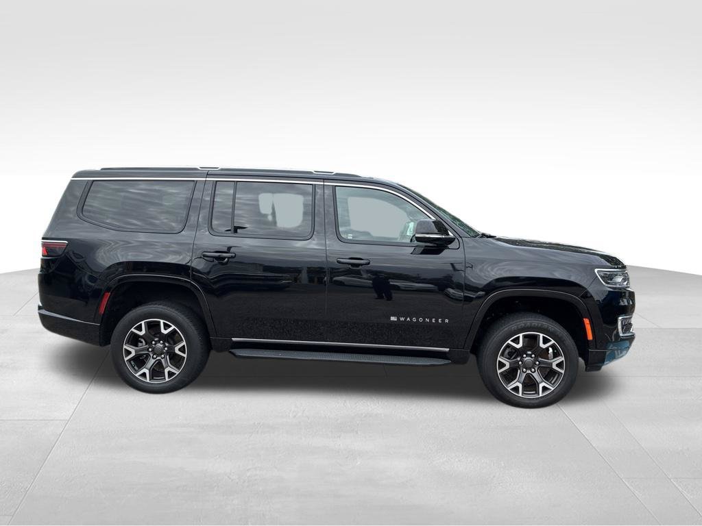 Used 2024 Jeep Wagoneer Series III AWD/4WD image 7