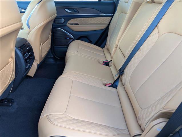 New 2025 Jeep Grand Cherokee Summit w/ Obsidian Package image 15