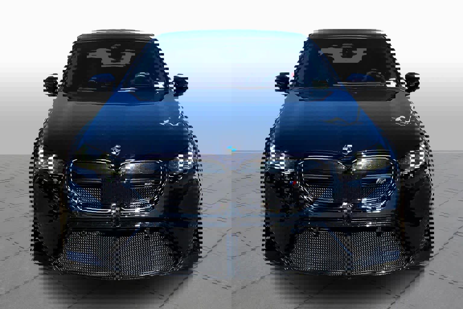 Used 2025 BMW M5 w/ Executive Package image 3
