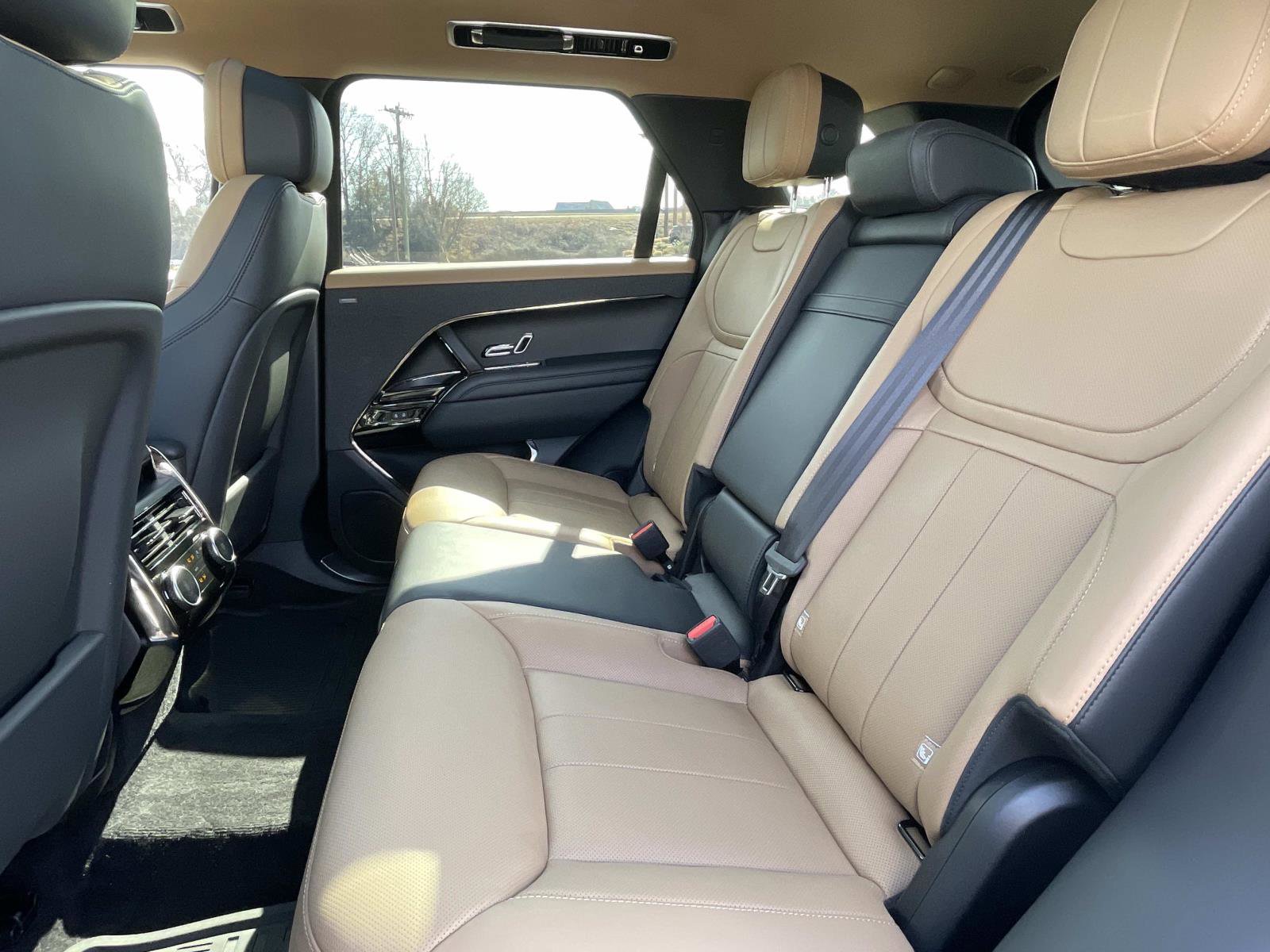 Used 2024 Land Rover Range Rover Sport Dynamic SE image 12