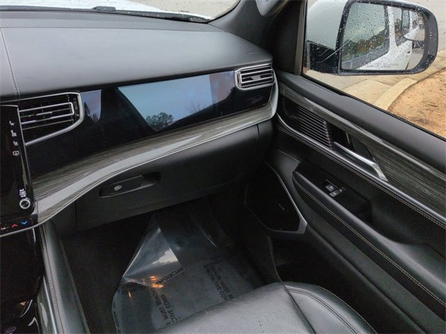 Used 2022 Jeep Wagoneer Series III w/ Premium Group I image 17