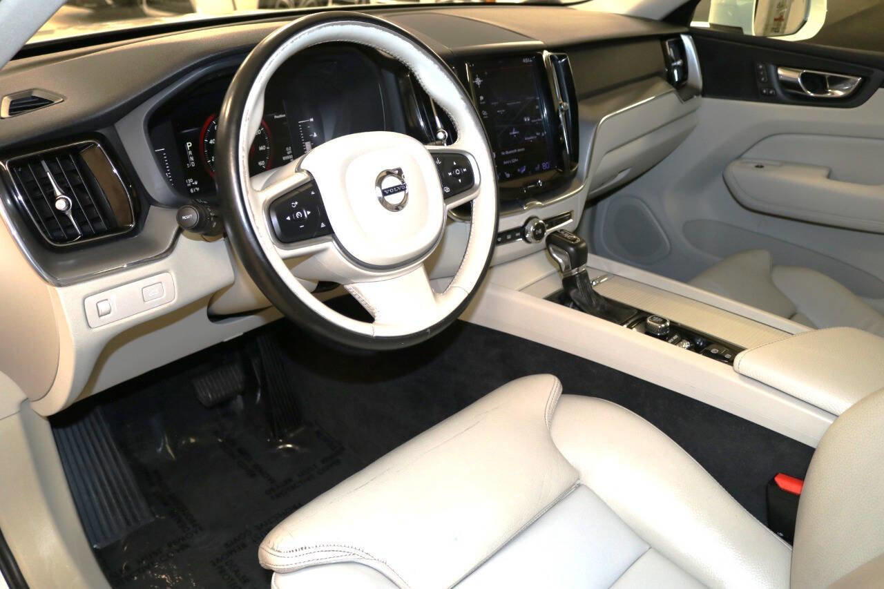 Used 2019 Volvo XC60 T5 Momentum w/ Premium Package AWD/4WD image 70