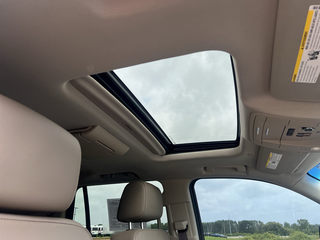 Used 2019 GMC Yukon SLT w/ Premium Edition AWD/4WD image 29