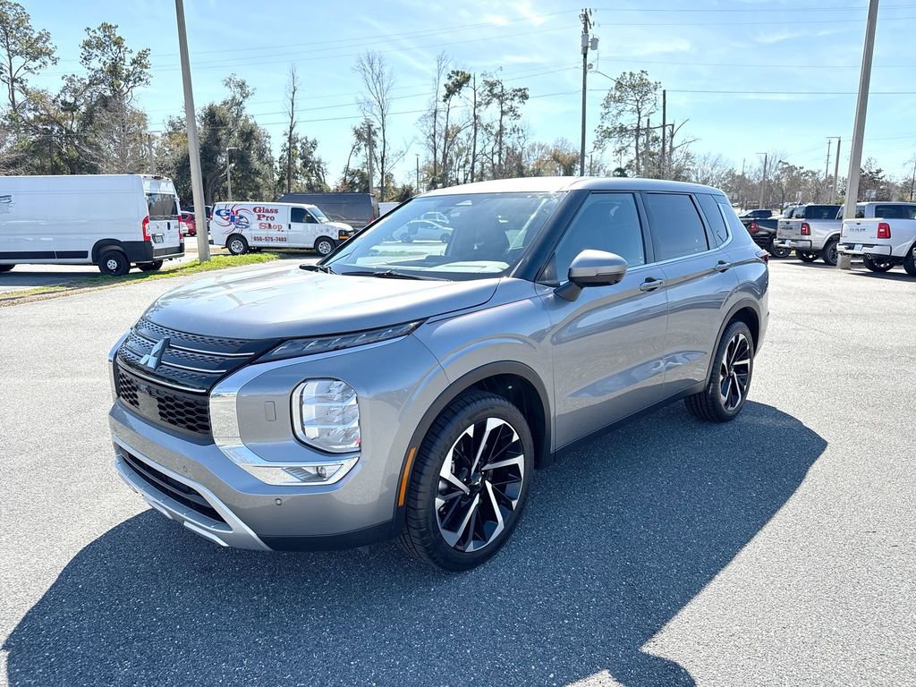 Used 2022 Mitsubishi Outlander SEL Black Edition image 5