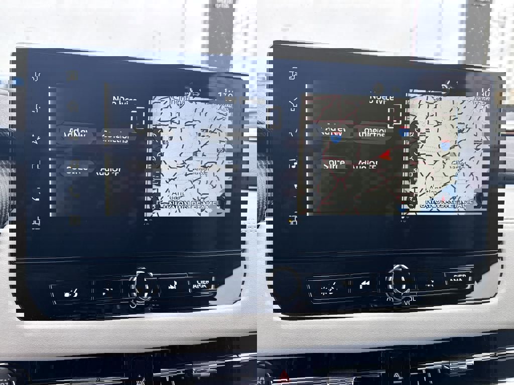 New 2025 Mitsubishi Outlander SE image 15