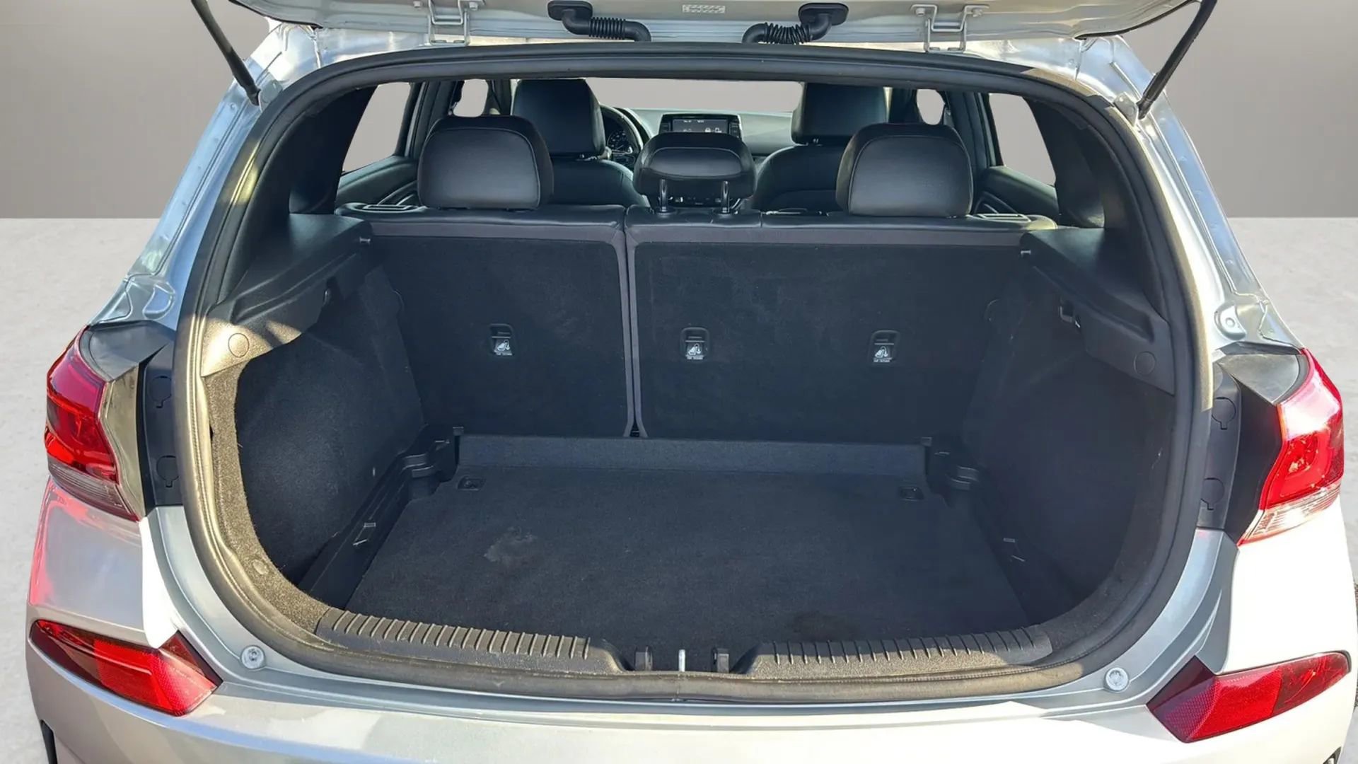 Used 2019 Hyundai Elantra GT N Line image 35