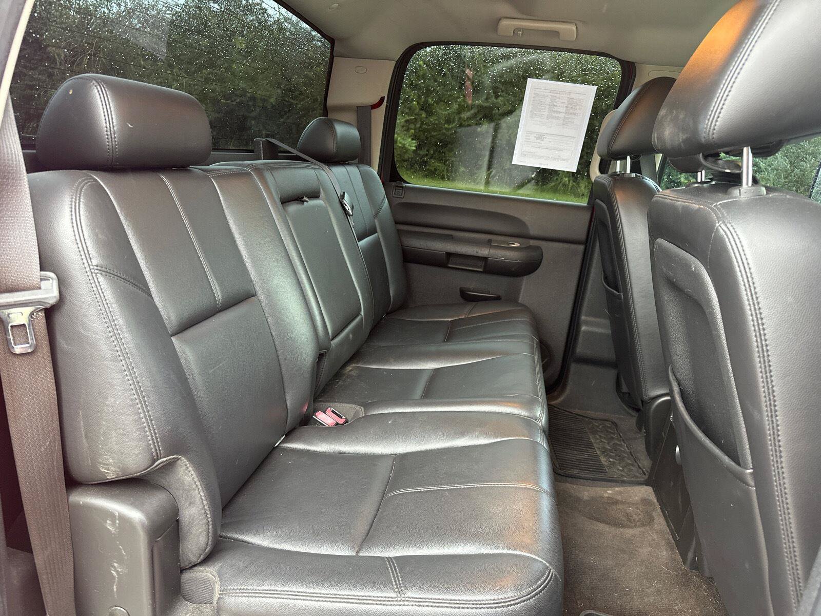 Used 2010 Chevrolet Silverado 2500 LT w/ Interior Plus Package AWD/4WD image 16