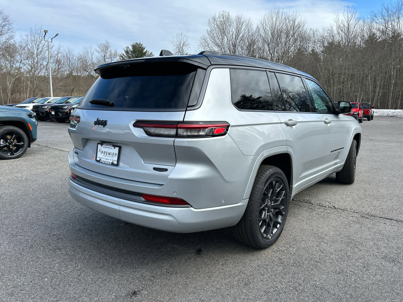 New 2026 Jeep Grand Cherokee L Summit w/ Obsidian Package AWD/4WD image 5