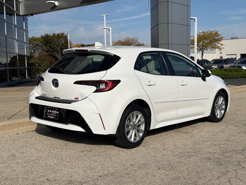 Used 2023 Toyota Corolla SE w/ SE Premium Package FWD image 3