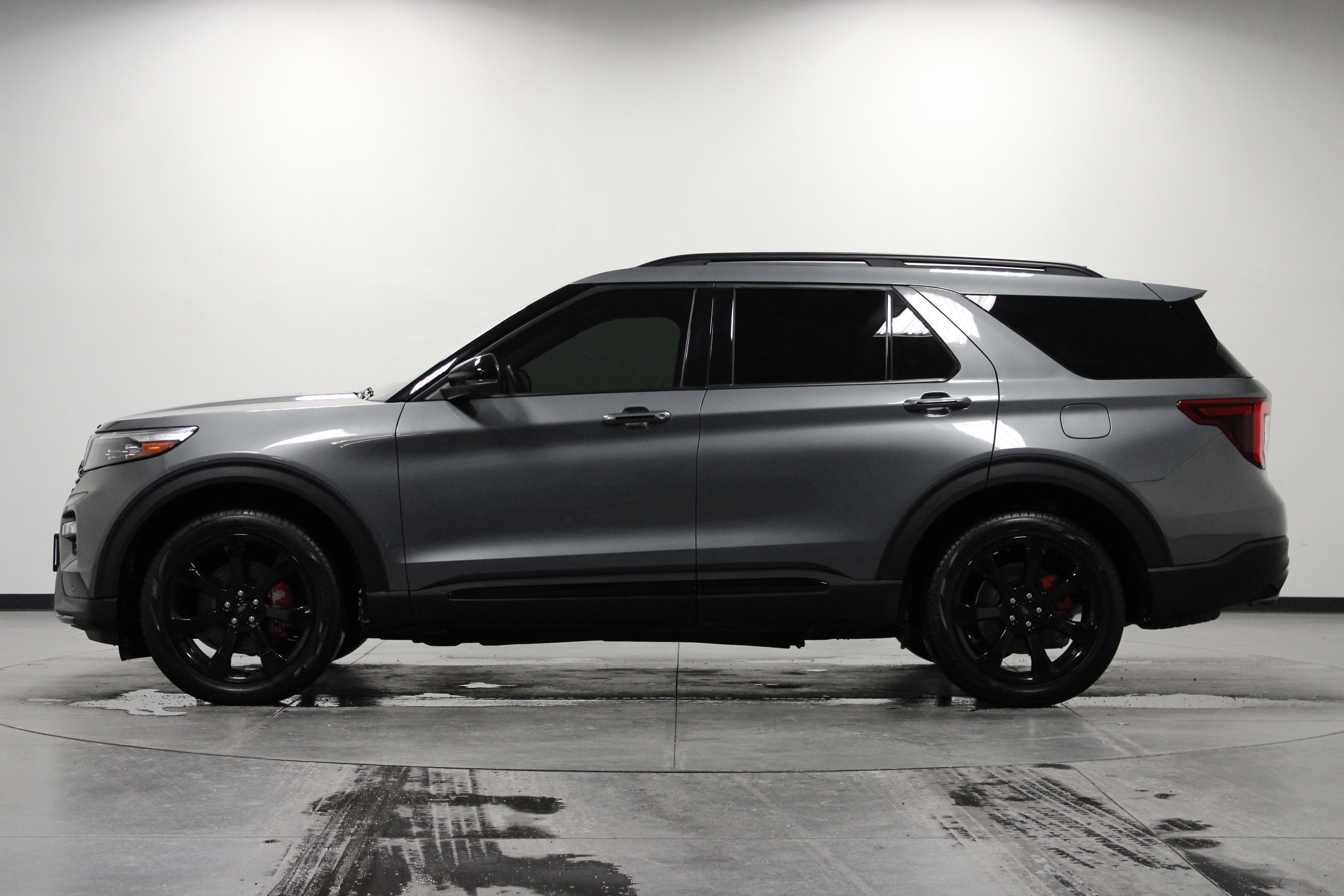 Used 2023 Ford Explorer ST w/ Equipment Group 401A image 7