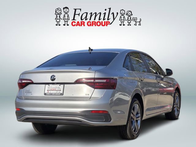 Used 2024 Volkswagen Jetta SE w/ Panoramic Sunroof Package image 4