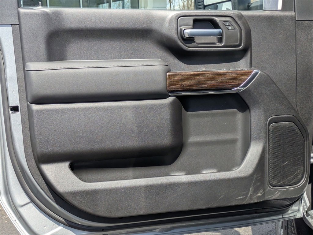 New 2025 GMC Sierra 2500 SLE w/ SLE Convenience Package image 9