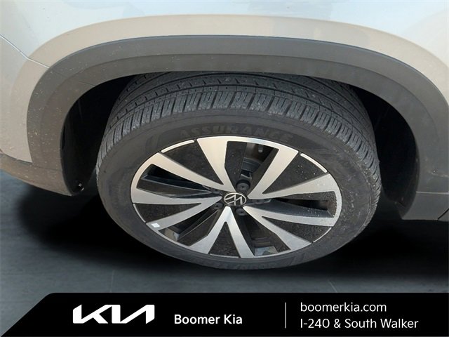 Used 2024 Volkswagen Taos SE image 9