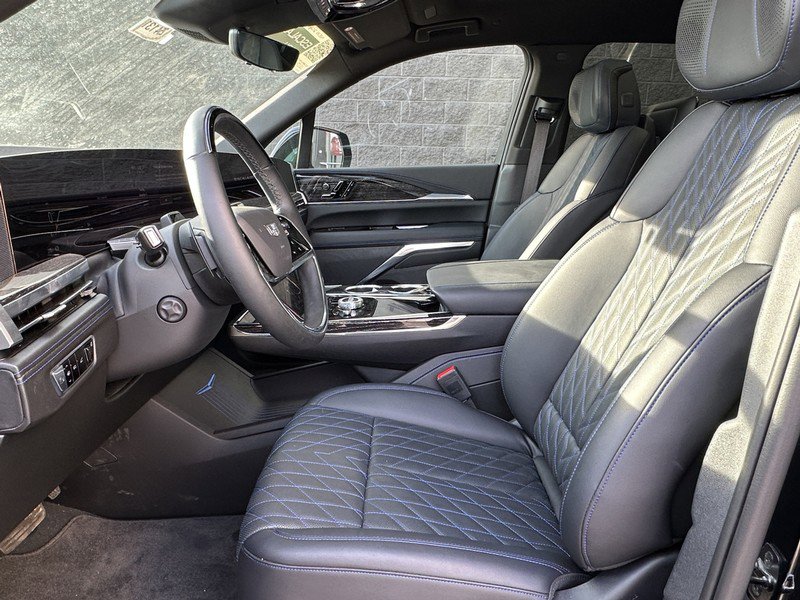 New 2025 Cadillac Escalade IQ Luxury 1 w/ Smart Trailering package image 17