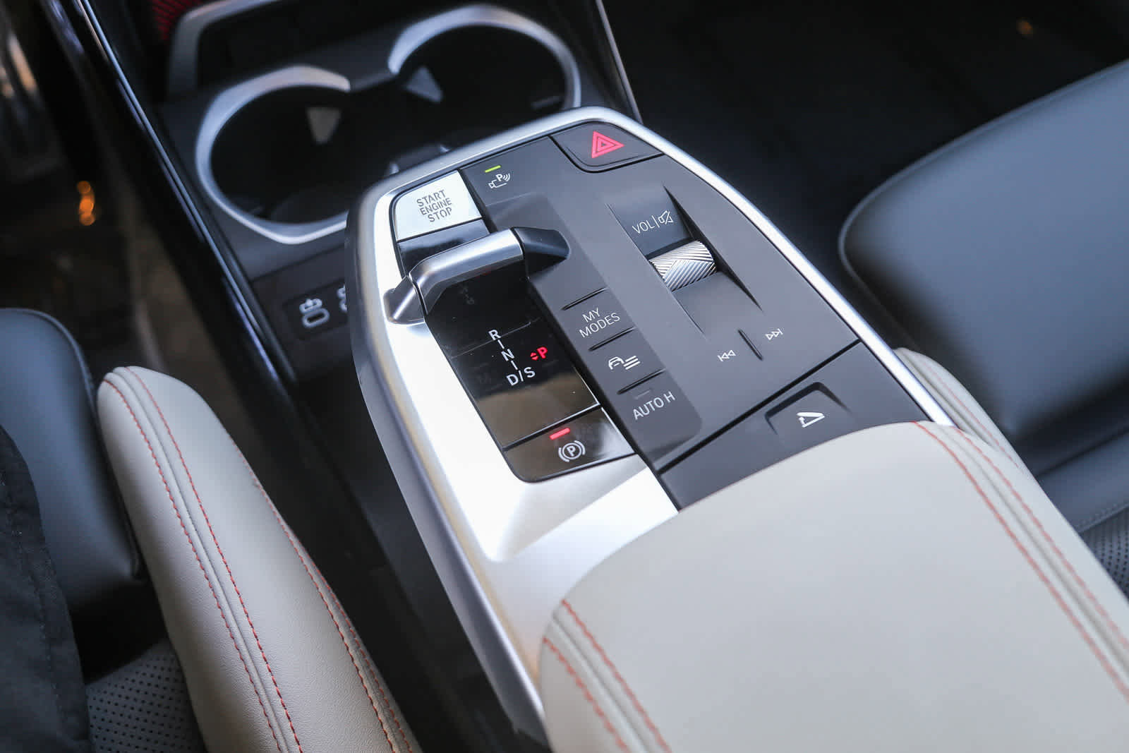 Used 2025 BMW X2 M35i w/ Premium Package image 15