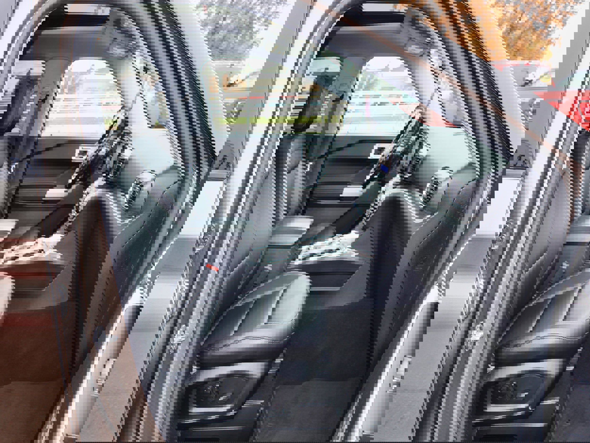 Used 2021 Ford Explorer XLT w/ Equipment Group 202A image 29