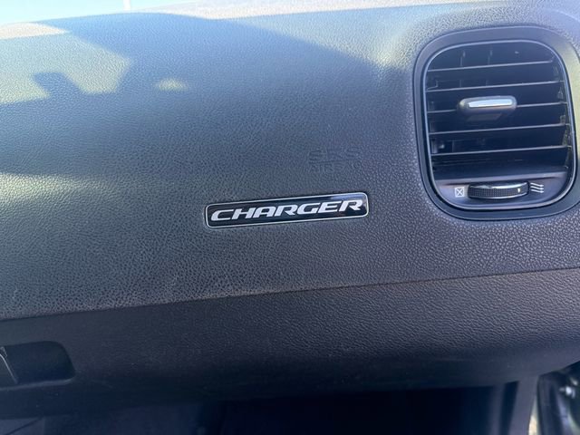 Used 2022 Dodge Charger SXT w/ Blacktop Package image 17