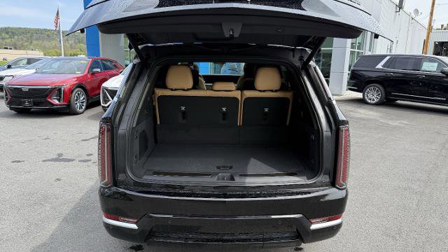 New 2025 Cadillac Escalade IQ Luxury 2 image 15