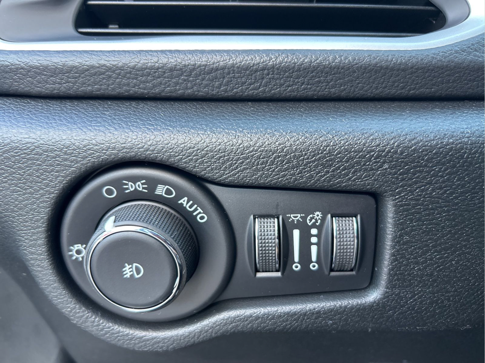 New 2026 Chrysler Pacifica Select w/ S Appearance Package FWD image 13