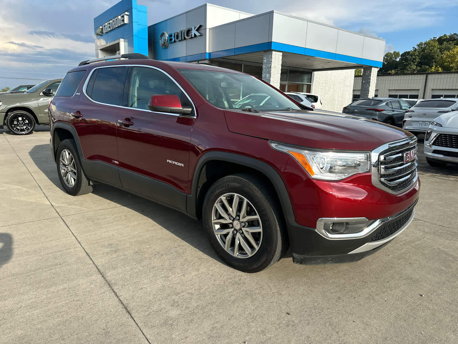 Used 2017 GMC Acadia SLE