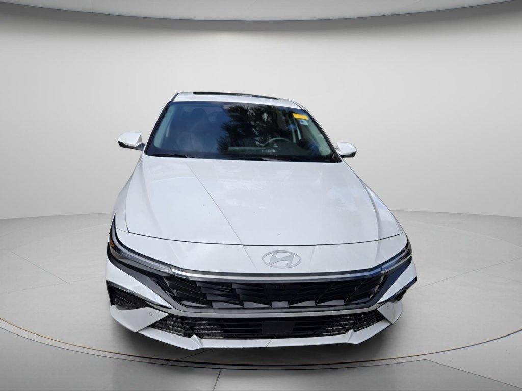 Certified 2024 Hyundai Elantra Limited FWD image 3