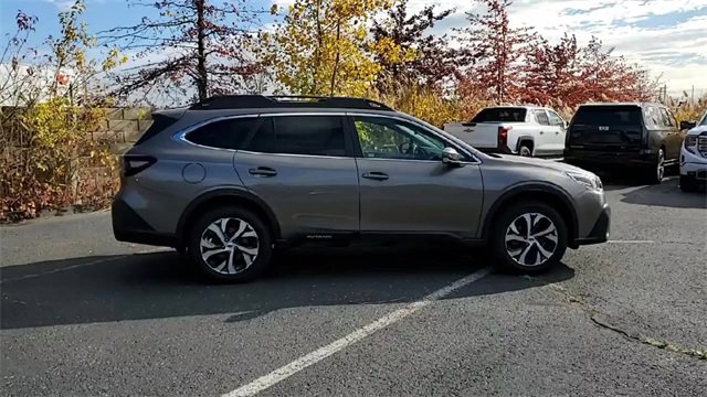 Used 2022 Subaru Outback Limited w/ Popular Package #2 image 9