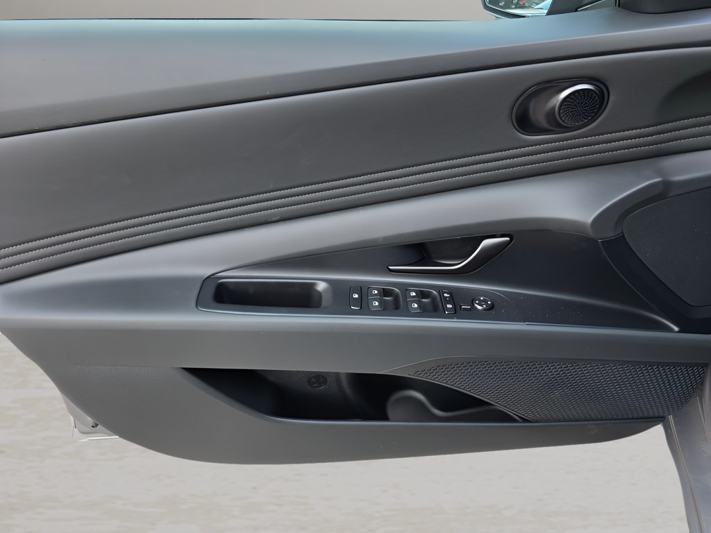 New 2026 Hyundai Elantra SEL FWD image 12