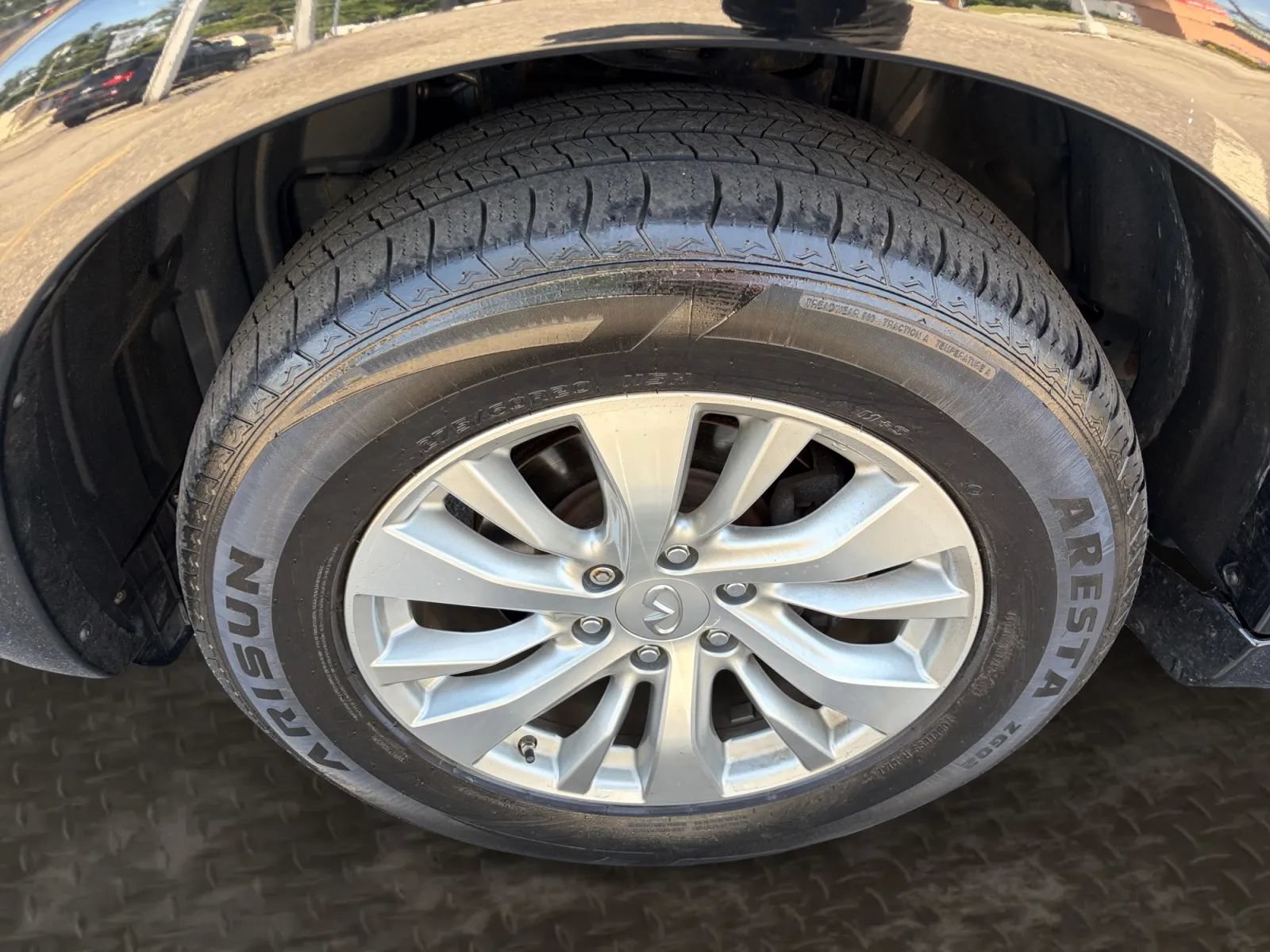 Used 2016 INFINITI QX80 4WD w/ All Season Package image 38