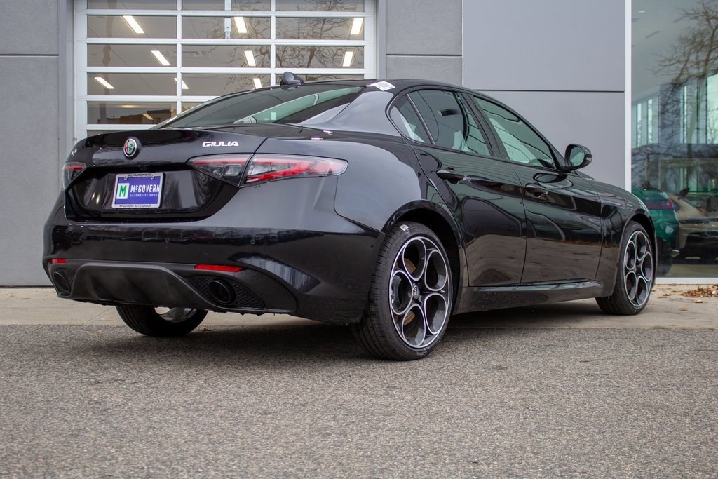 New 2025 Alfa Romeo Giulia AWD image 10