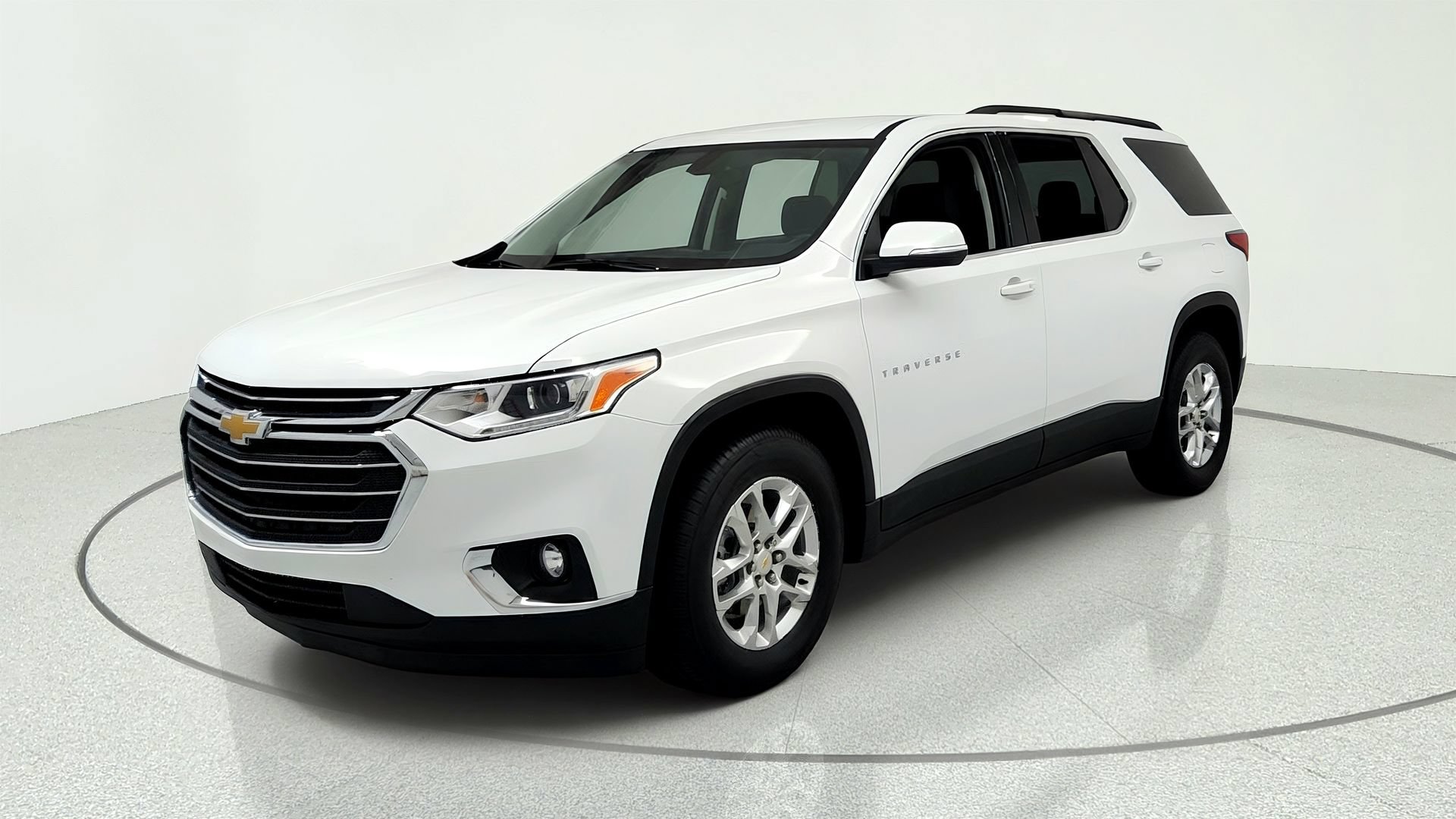 Used 2021 Chevrolet Traverse LT FWD image 1