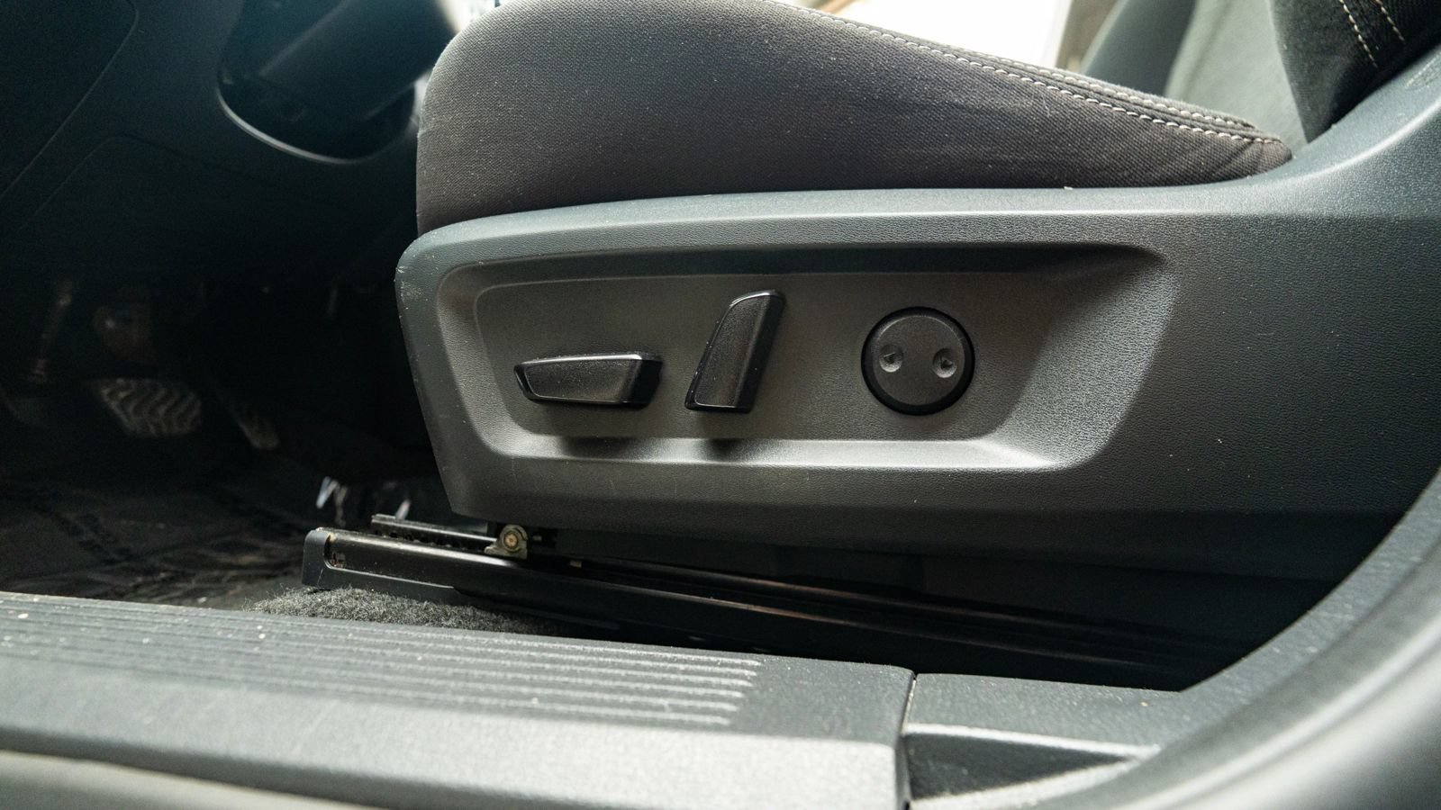 Used 2023 Nissan Rogue SV AWD/4WD image 32