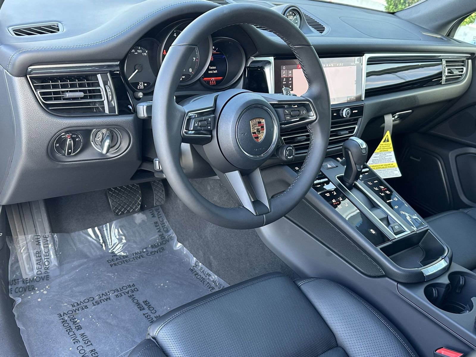 New 2026 Porsche Macan image 4